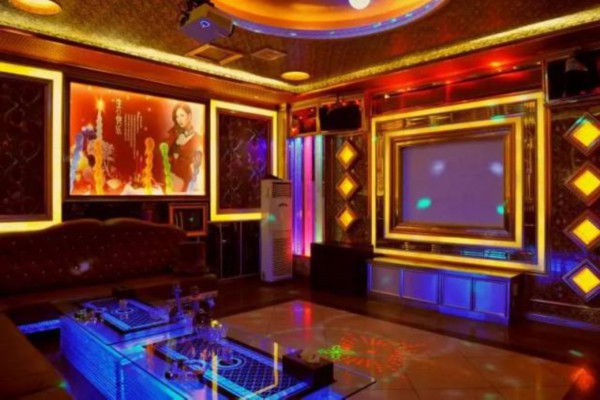 成都夜晚，茶香四溢养生休闲记(成都晚上喝茶好去处)